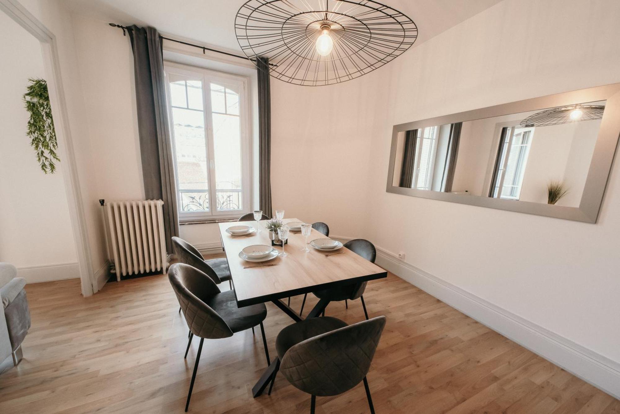 Appartement d'Alexandre hyper centre-ville Charleville-Mézières Extérieur photo